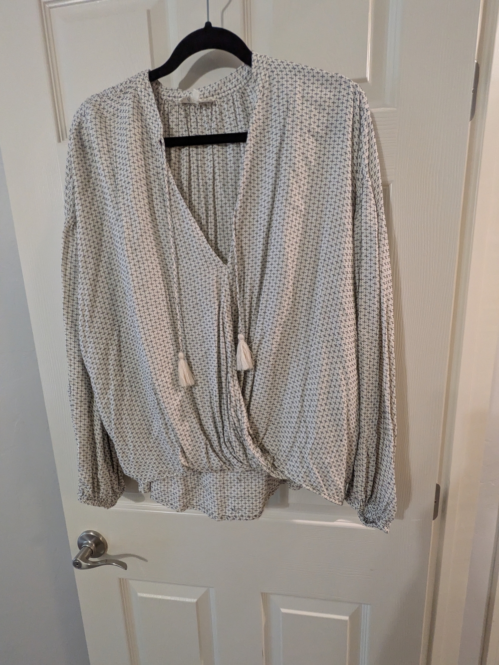 LOFT Cream Printed V-Neck Tassel Tie Blouse